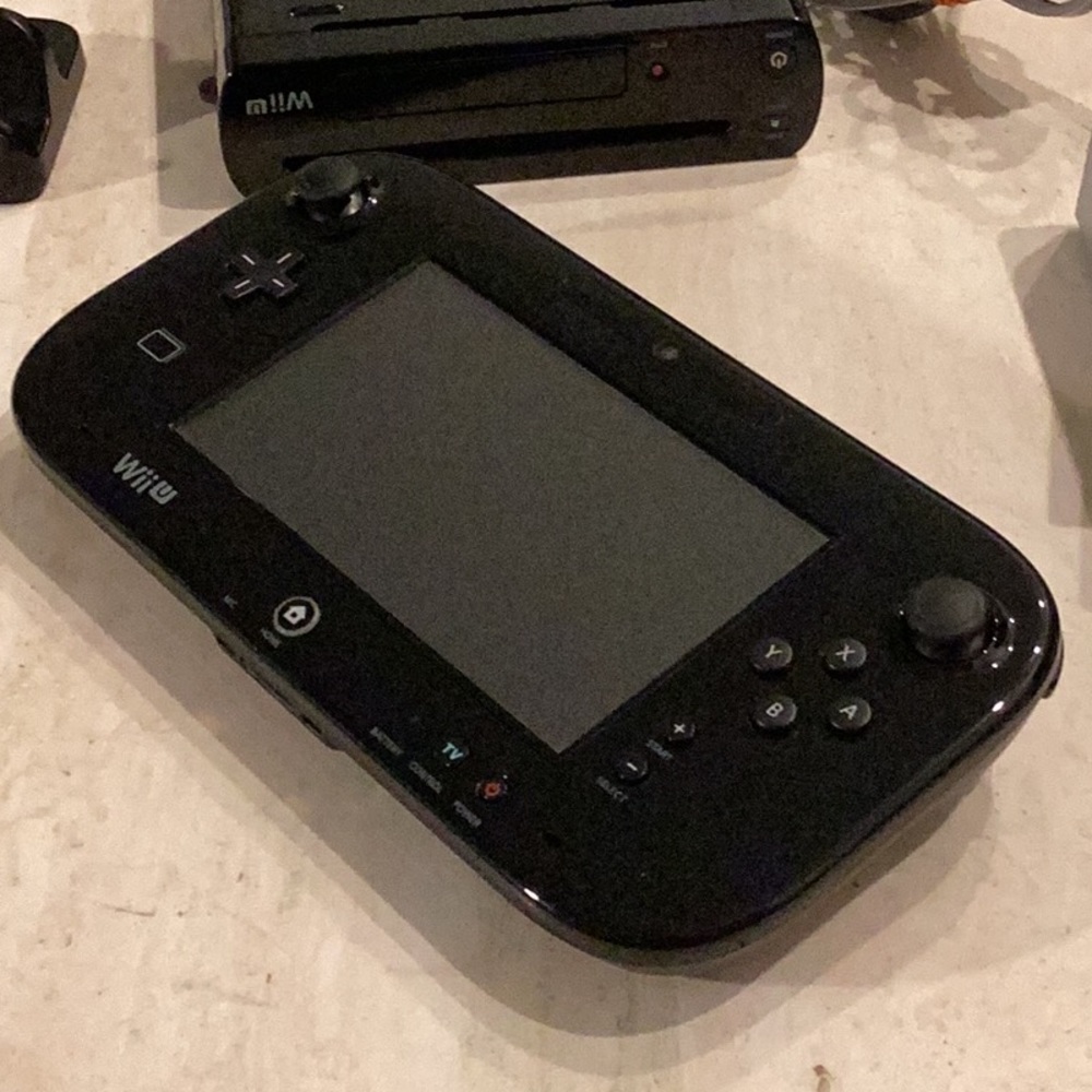 Nintendo Wii U Console 32GB Black & Gamepad System Complete Pokemon Gengar - Picture 8 of 16